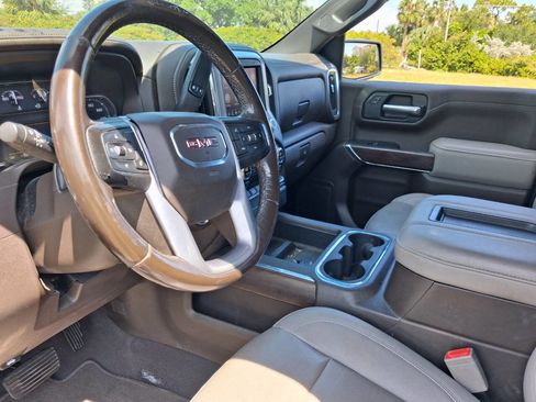 Used 2021 GMC Sierra 1500 SLT w/ SLT Premium Package RWD image 10