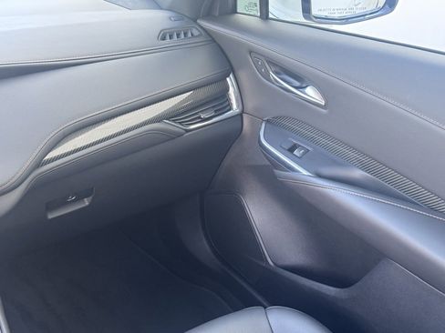 Used 2022 Cadillac XT4 Sport w/ Technology Package image 21