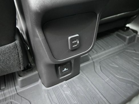 Certified 2024 GMC Terrain SLT w/ Infotainment Package II image 23