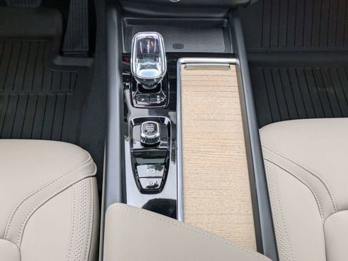 New 2026 Volvo XC60 B5 Plus w/ Protection Package Premier image 20