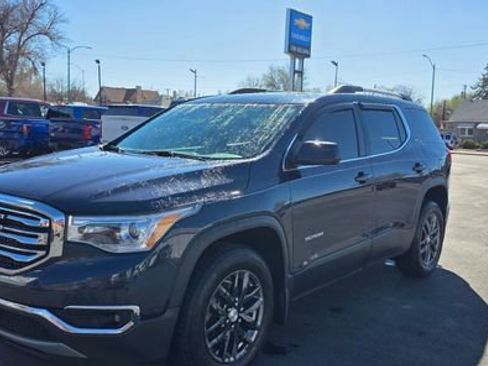 Used 2019 GMC Acadia SLT image 3