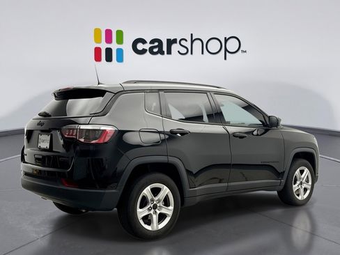 Used 2023 Jeep Compass Latitude w/ Sun and Sound Group AWD/4WD image 5
