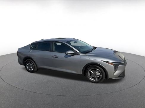 Used 2025 Kia K4 FWD image 2