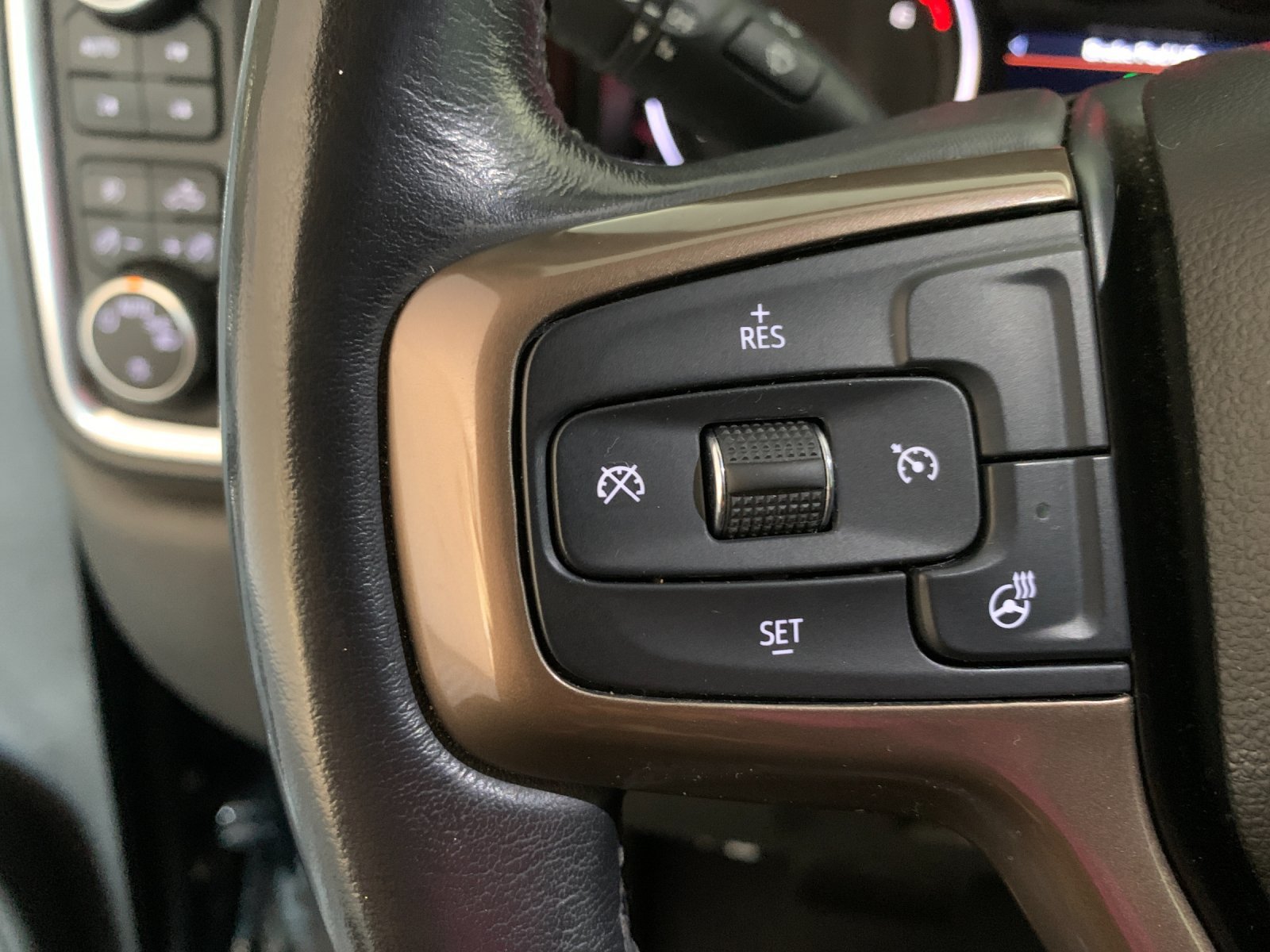 Used 2019 Chevrolet Silverado 1500 RST AWD/4WD image 18