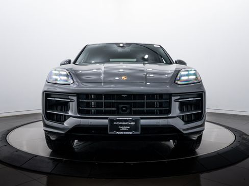 Certified 2025 Porsche Cayenne Coupe image 10