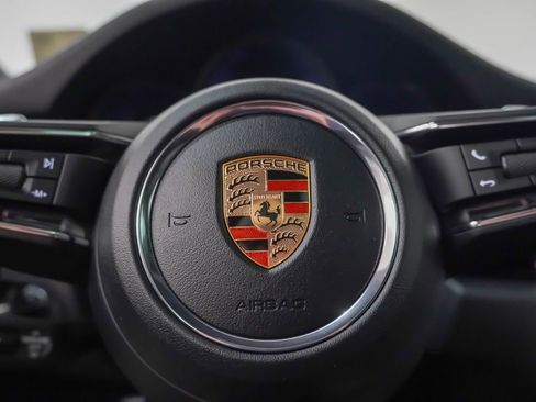Certified 2026 Porsche Macan AWD/4WD image 18