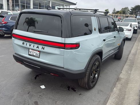 Used 2022 Rivian R1S Launch Edition AWD/4WD image 22