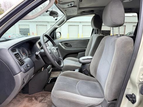 Used 2004 MAZDA Tribute LX w/ Luxury Pkg image 2