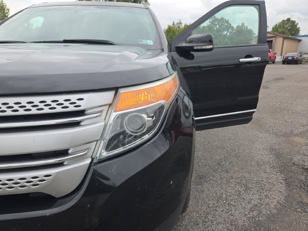 Used 2015 Ford Explorer XLT w/ Equipment Group 202A AWD/4WD image 20