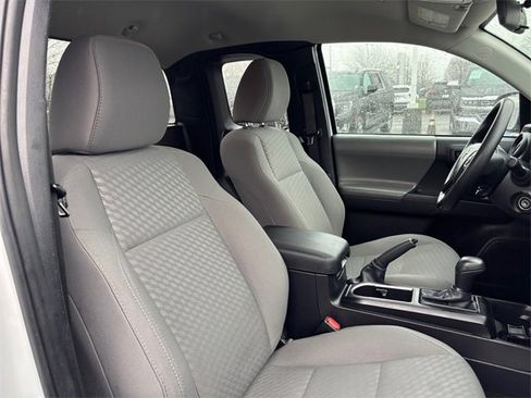 Used 2022 Toyota Tacoma SR image 33