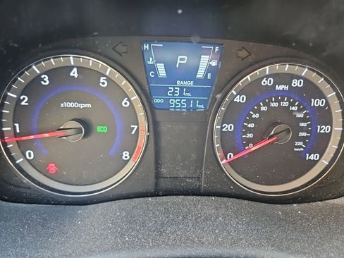 Used 2014 Hyundai Accent GS FWD image 12