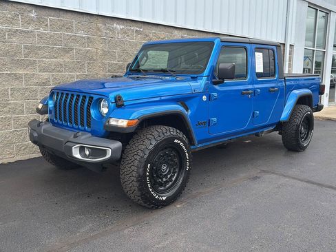 Used 2021 Jeep Gladiator Sport AWD/4WD image 34