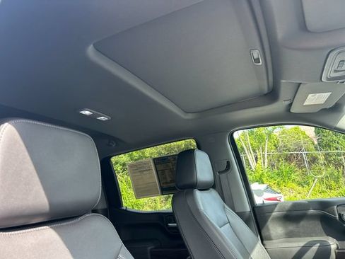 Used 2021 GMC Sierra 1500 SLT w/ SLT Premium Package AWD/4WD image 19