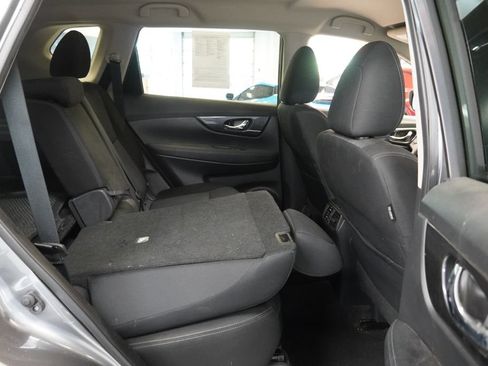 Used 2019 Nissan Rogue SV AWD/4WD image 31