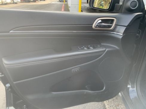 Used 2015 Jeep Grand Cherokee Limited w/ Luxury Group II image 10