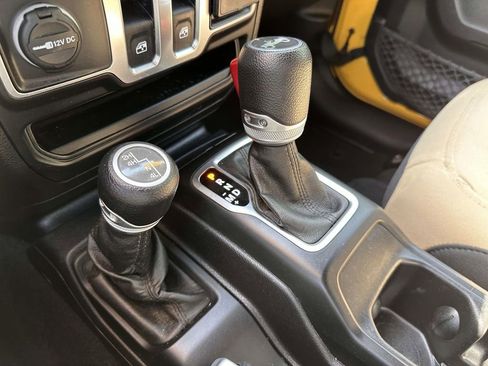 Used 2019 Jeep Wrangler Sport AWD/4WD image 26