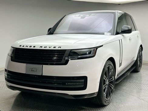 Used 2023 Land Rover Range Rover SE image 1