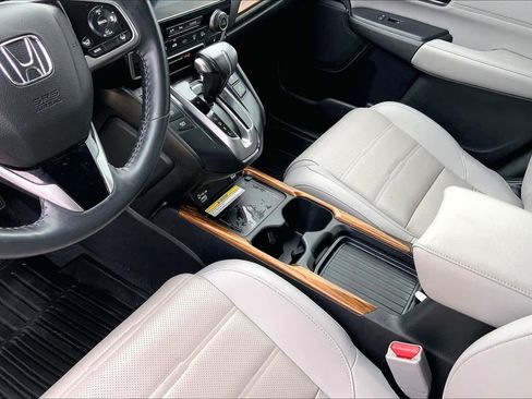 Used 2020 Honda CR-V Touring image 17