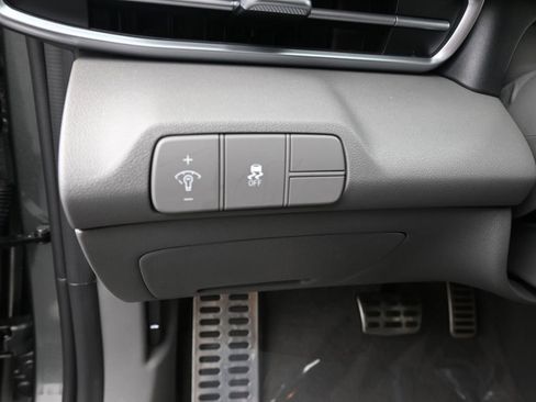 Certified 2026 Hyundai Elantra Sport w/ Cargo Package image 31