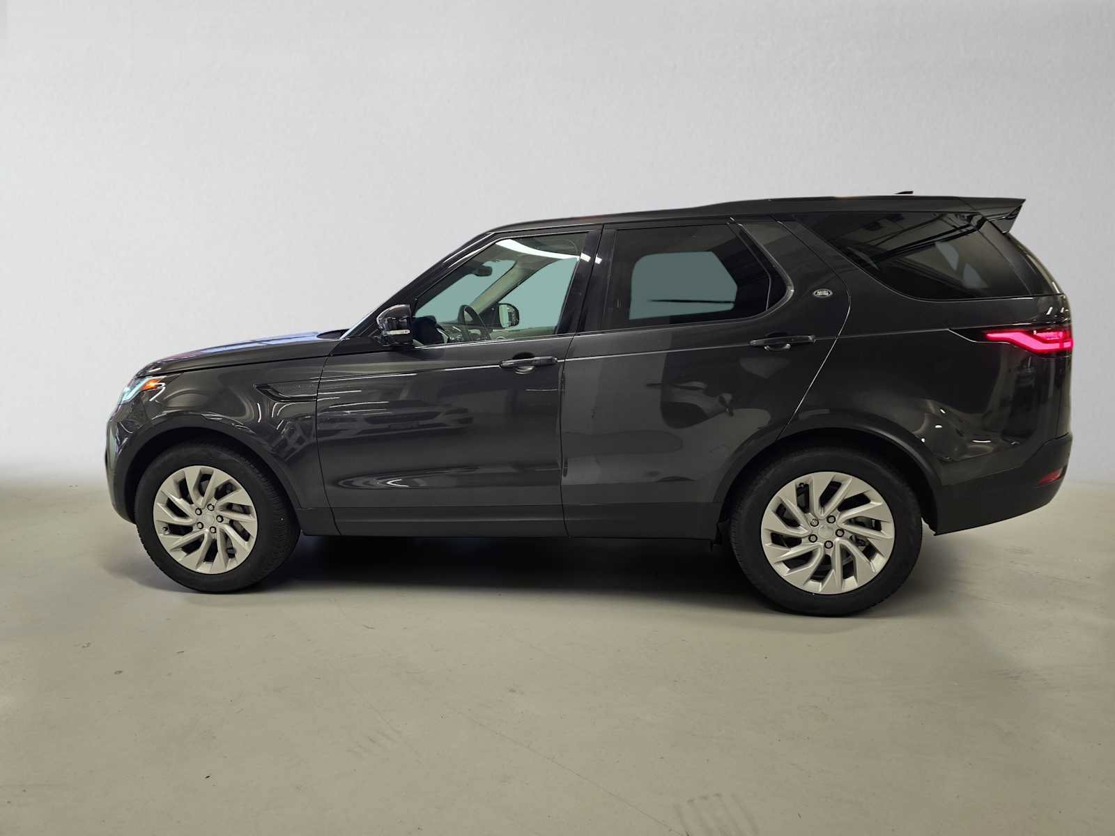 Used 2025 Land Rover Discovery S AWD/4WD image 2