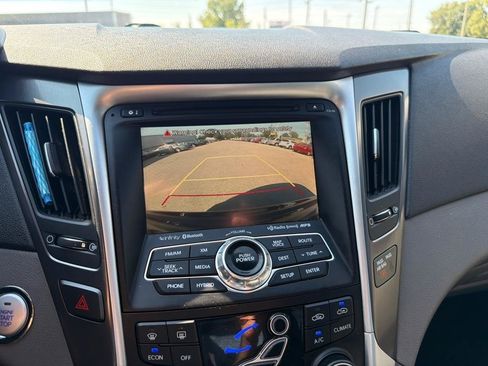 Used 2011 Hyundai Sonata Hybrid w/ Premium Equipment Pkg 2 FWD image 19