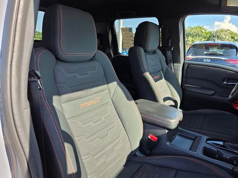 Used 2025 Nissan Frontier Pro-X RWD image 28