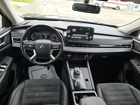 Used 2022 Mitsubishi Outlander SE AWD/4WD image 11