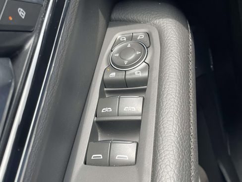 Used 2025 GMC Yukon XL Denali AWD/4WD image 22