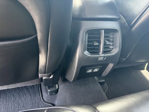 Used 2021 Jeep Cherokee Latitude Plus image 11