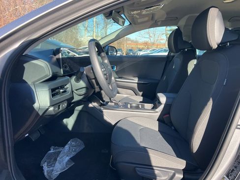 New 2025 Kia K4 LXS image 8