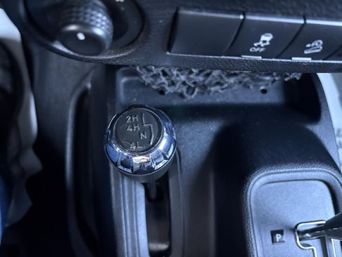 Used 2012 Jeep Wrangler Sahara image 30