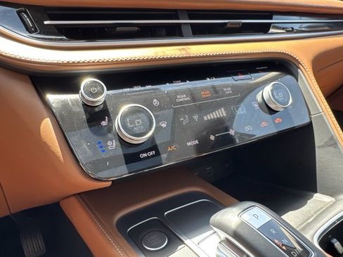 Used 2025 INFINITI QX60 Sensory w/ Vision Package AWD/4WD image 18