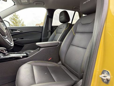 Used 2024 Chevrolet Trax ACTIV w/ Driver Confidence Package image 36