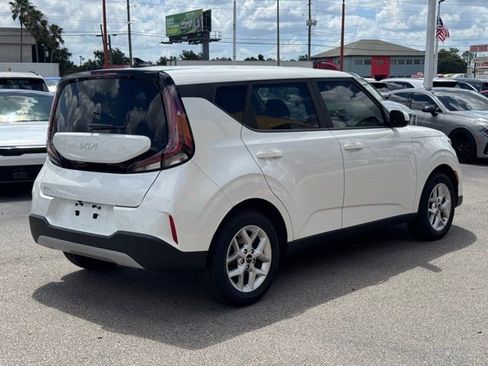Certified 2023 Kia Soul LX w/ Option Group 015 FWD image 4