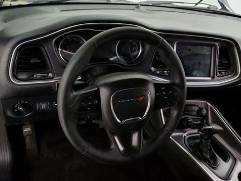 Used 2017 Dodge Challenger SXT w/ Driver Convenience Group image 13