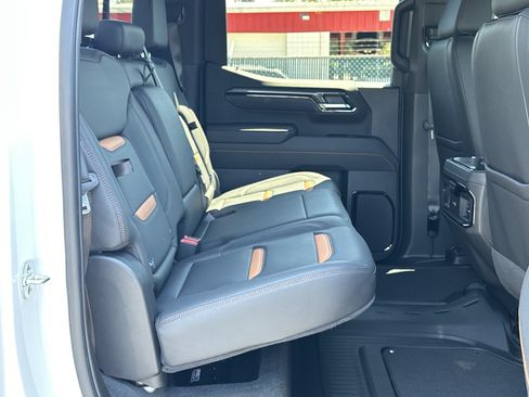 Used 2025 GMC Sierra 1500 AT4 w/ AT4 Premium Package AWD/4WD image 13