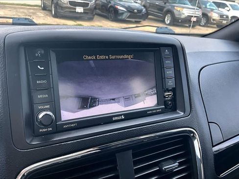 Used 2020 Dodge Grand Caravan SXT image 26