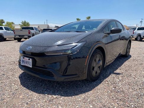 Used 2024 Toyota Prius LE FWD image 2