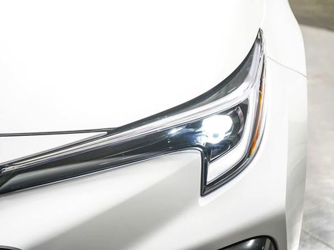 Certified 2025 Toyota Corolla SE w/ Convenience Package image 5