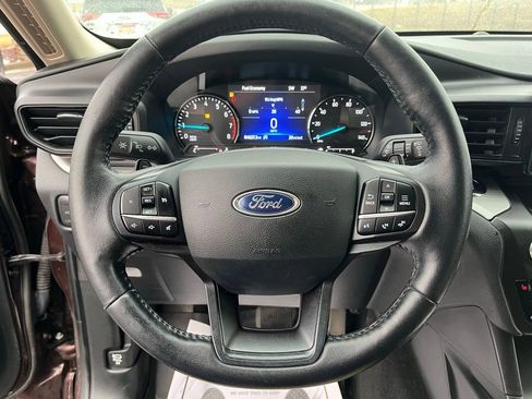 Used 2020 Ford Explorer XLT w/ Comfort Package image 10