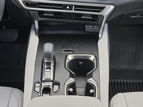 Used 2024 Lexus RX 350 w/ Kick Sensor & Tow Package image 29