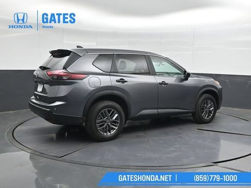 Used 2024 Nissan Rogue S AWD/4WD image 2