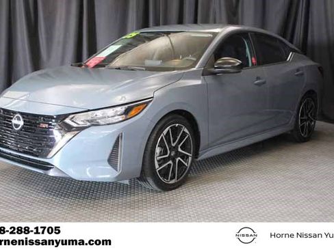 Used 2025 Nissan Sentra SR image 3