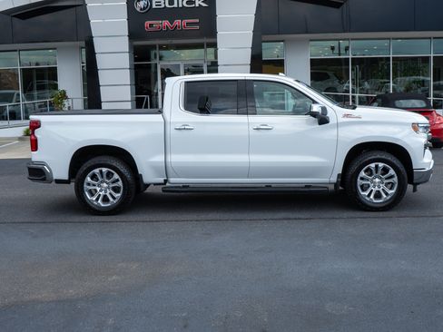 Used 2026 Chevrolet Silverado 1500 LTZ w/ Z71 Off-Road Package AWD/4WD image 2