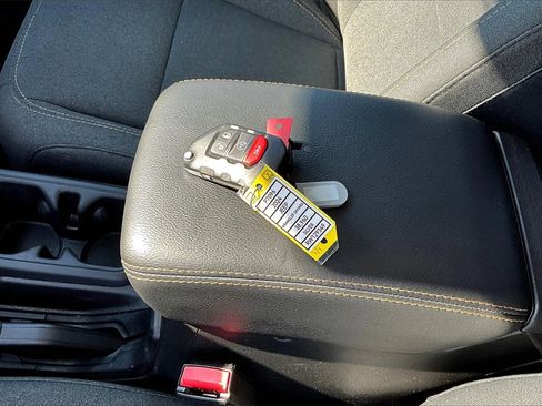 Used 2024 Jeep Wrangler Sahara image 11