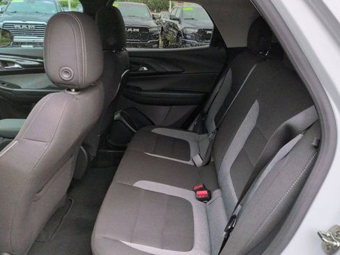 Used 2024 Chevrolet TrailBlazer LS w/ LS Convenience Package FWD image 13