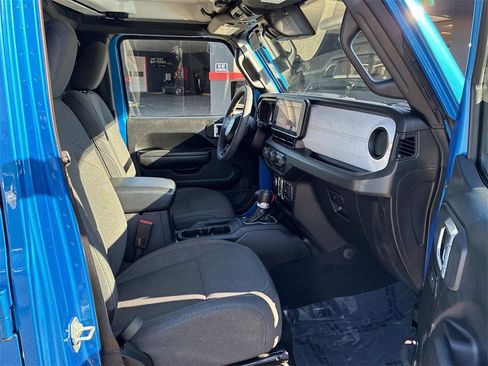 Used 2024 Jeep Wrangler Unlimited w/ Convenience Group image 9