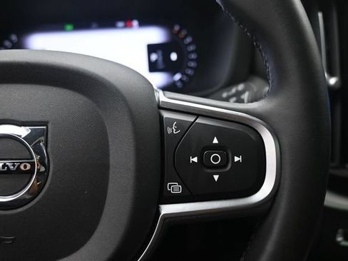 Used 2024 Volvo XC60 B5 Core AWD/4WD image 16