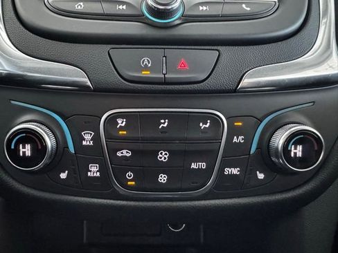 Certified 2024 Chevrolet Equinox LT image 11