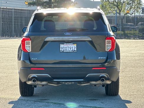 Certified 2022 Ford Explorer XLT w/ Equipment Group 202A image 5